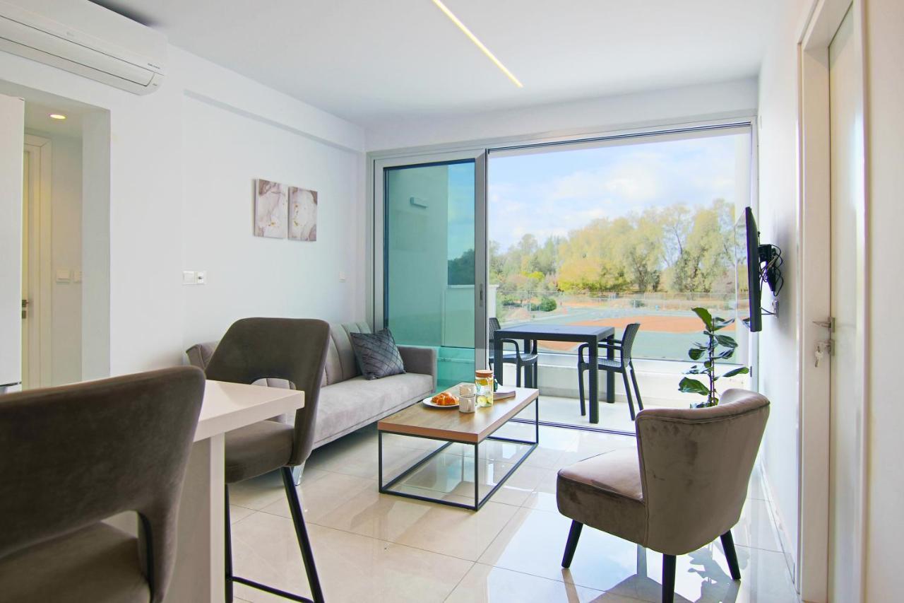 Phaedrus Living - Seaside Executive Flat Harbour 205 Apartment Пафос Екстериор снимка