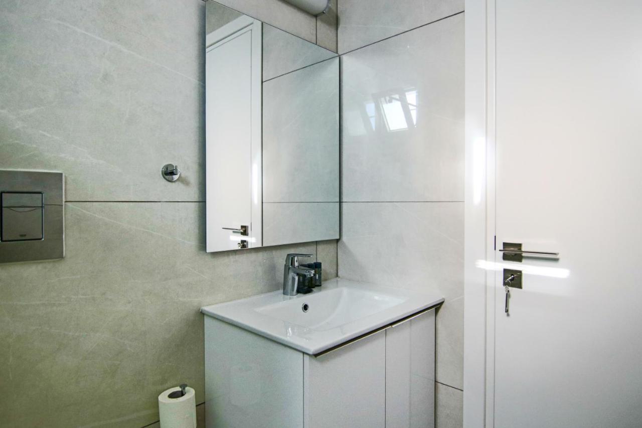 Phaedrus Living - Seaside Executive Flat Harbour 205 Apartment Пафос Екстериор снимка